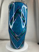 #224 Freehanded Diamond X, 24 oz Curved with Handle